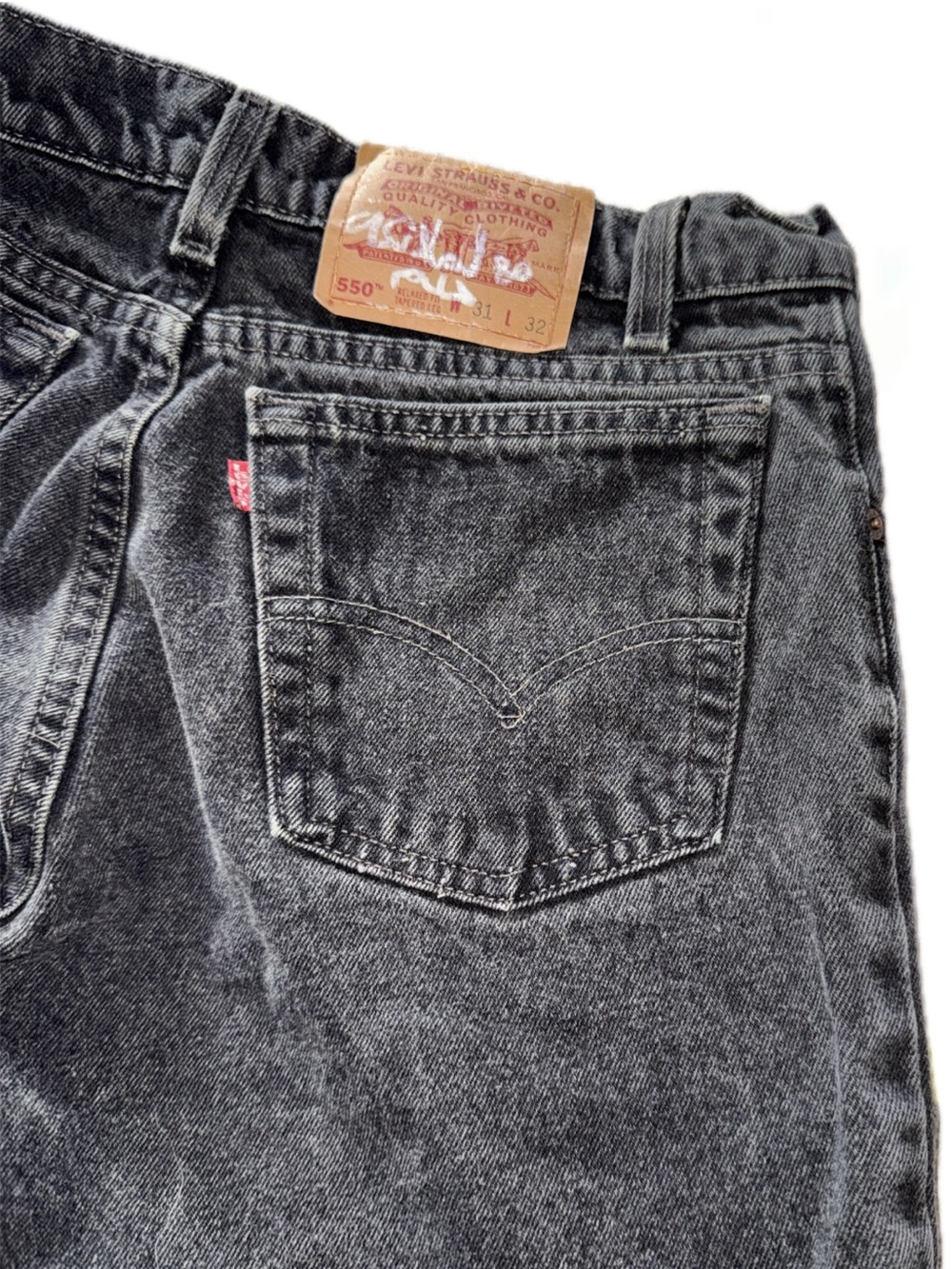 Vintage Levi’s 550 Jorts - Picture 5 of 6